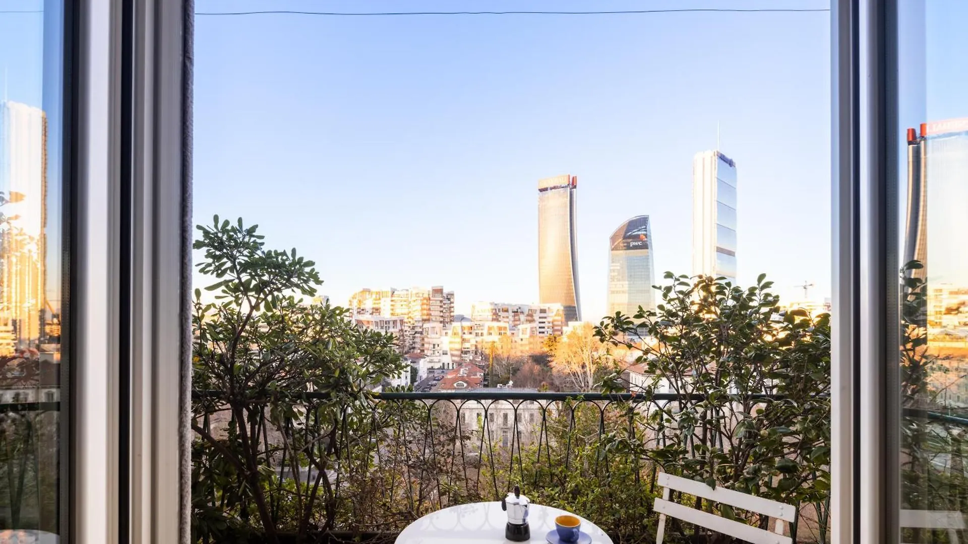 City Life View Apartment With Terrace R&R Milan 0*,